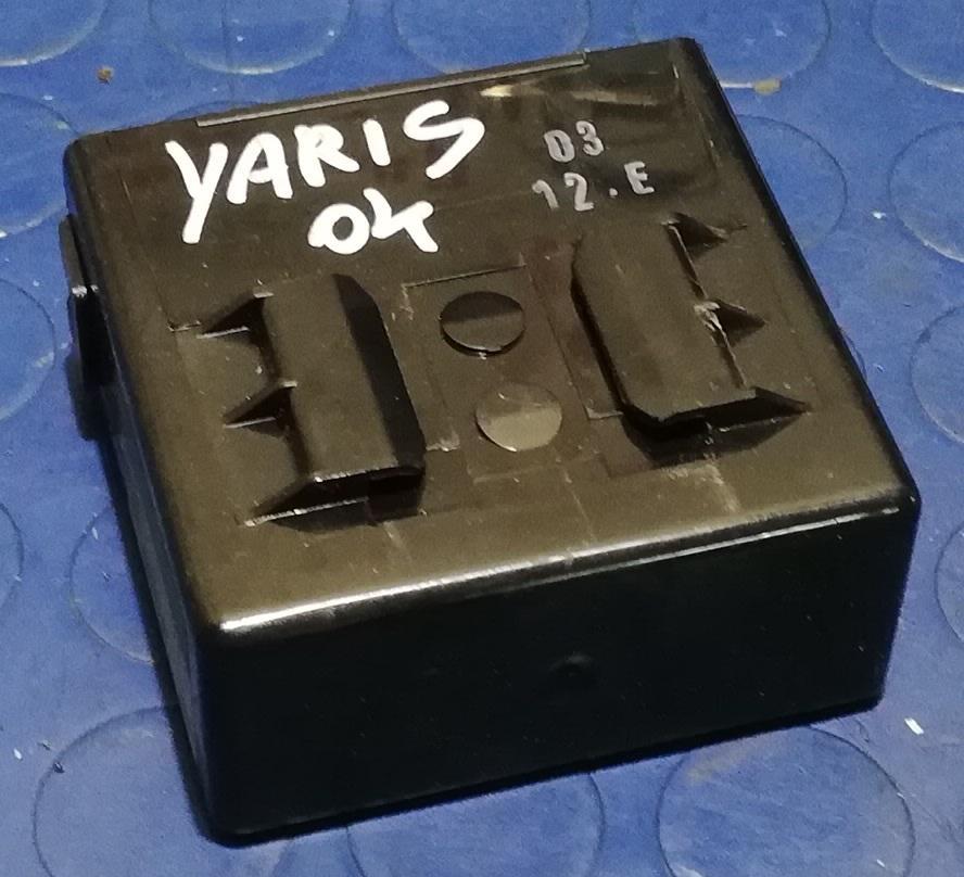 CENTRALINA TOYOTA YARIS 2004 1.0 BZ 886500D010<br /><br /><br />