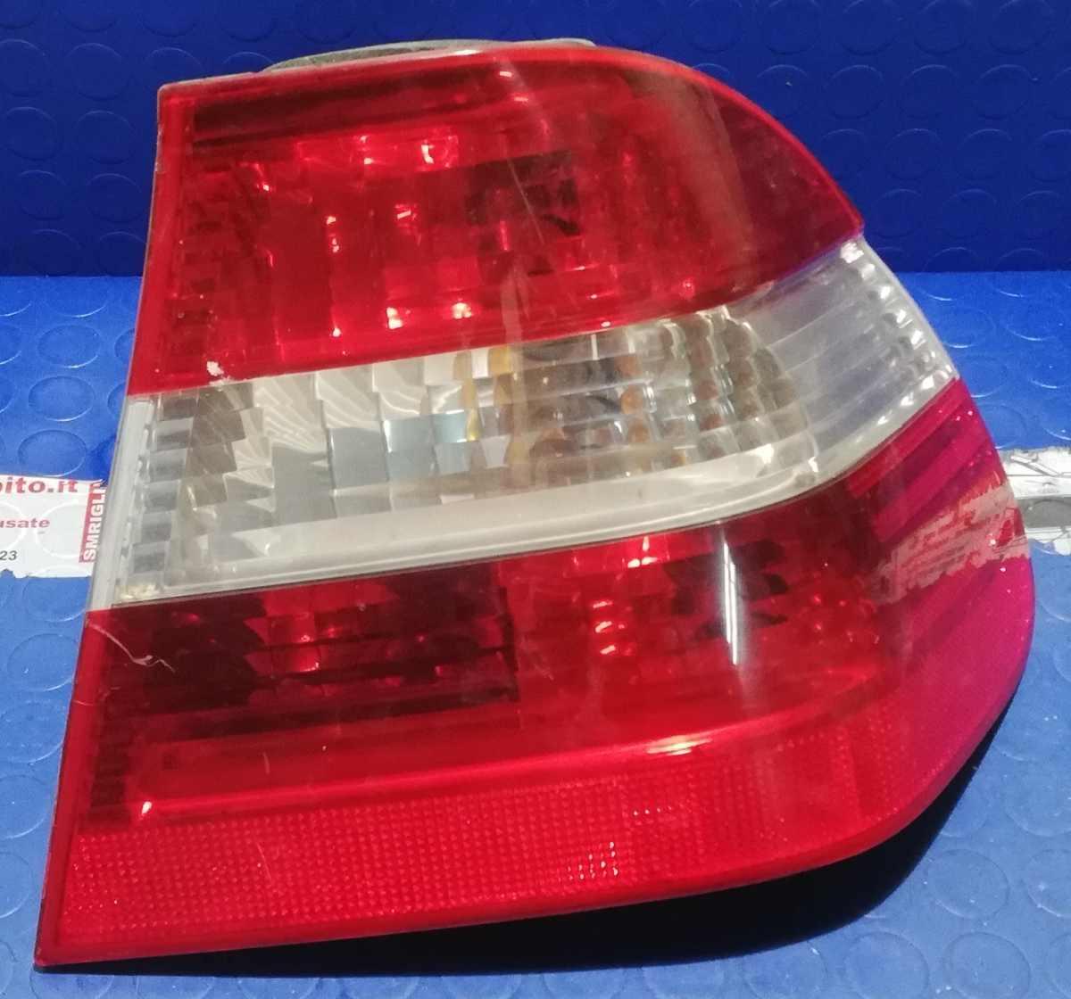 FANALE DX BMW SERIE 3 320 E46 2000 63216946536<br /><br /><br />