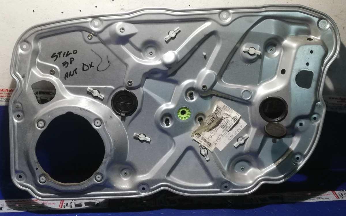 PANNELLO ALZAVETRO ANT DX FIAT STILO 1.9 JTD 2005 46831654<br /><br /><br />