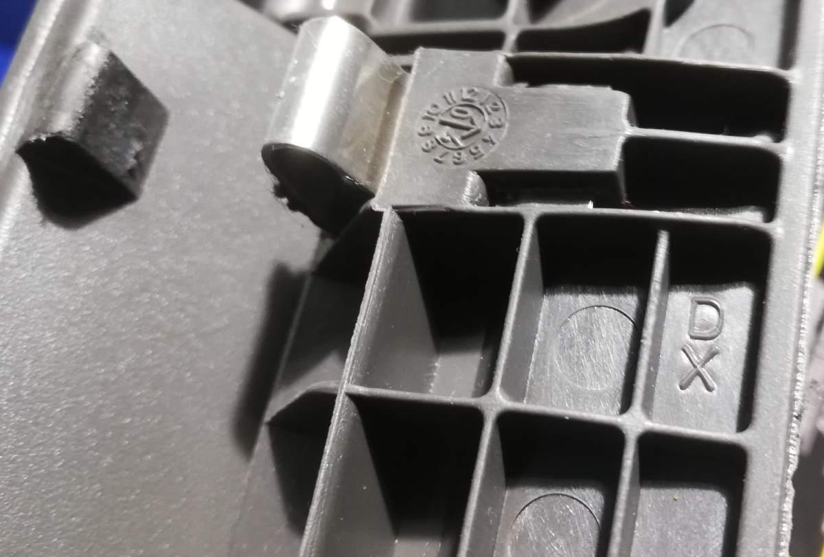 SPORTELLO PORTAOGGETTI DX FIAT IDEA 1.9 JTD 2006 735387737<br /><br /><br />