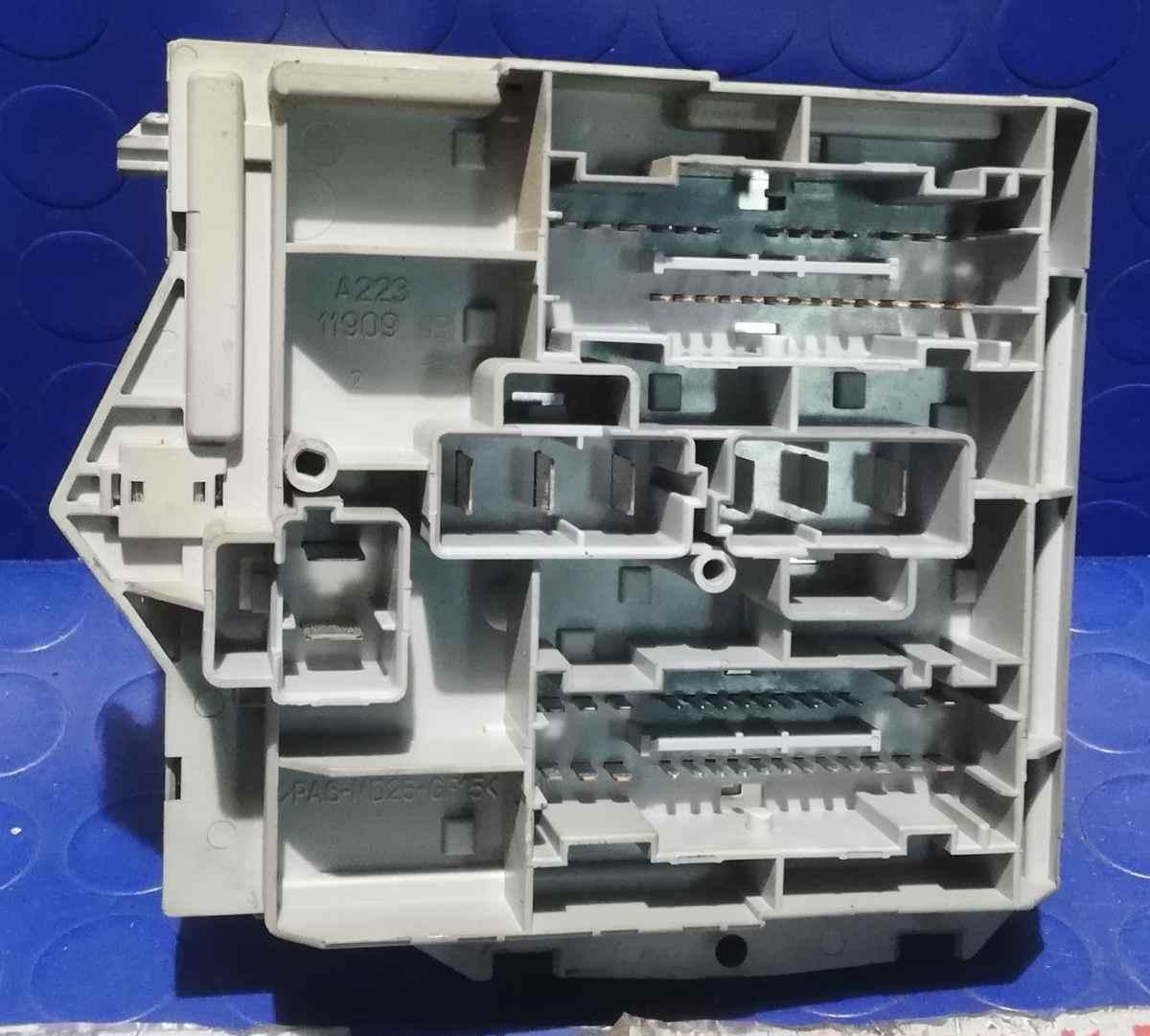 PORTAFUSIBILI FIAT IDEA 1.9 MJT 2006 51739427<br /><br /><br />