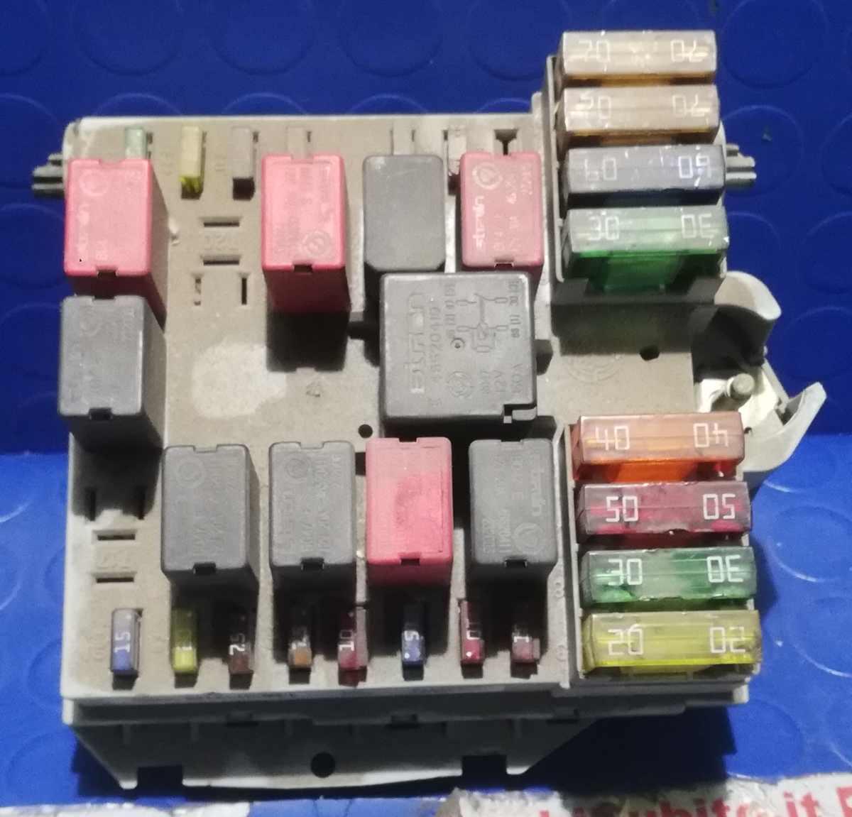 PORTAFUSIBILI FIAT IDEA 1.9 MJT 2006 51739427<br /><br /><br />