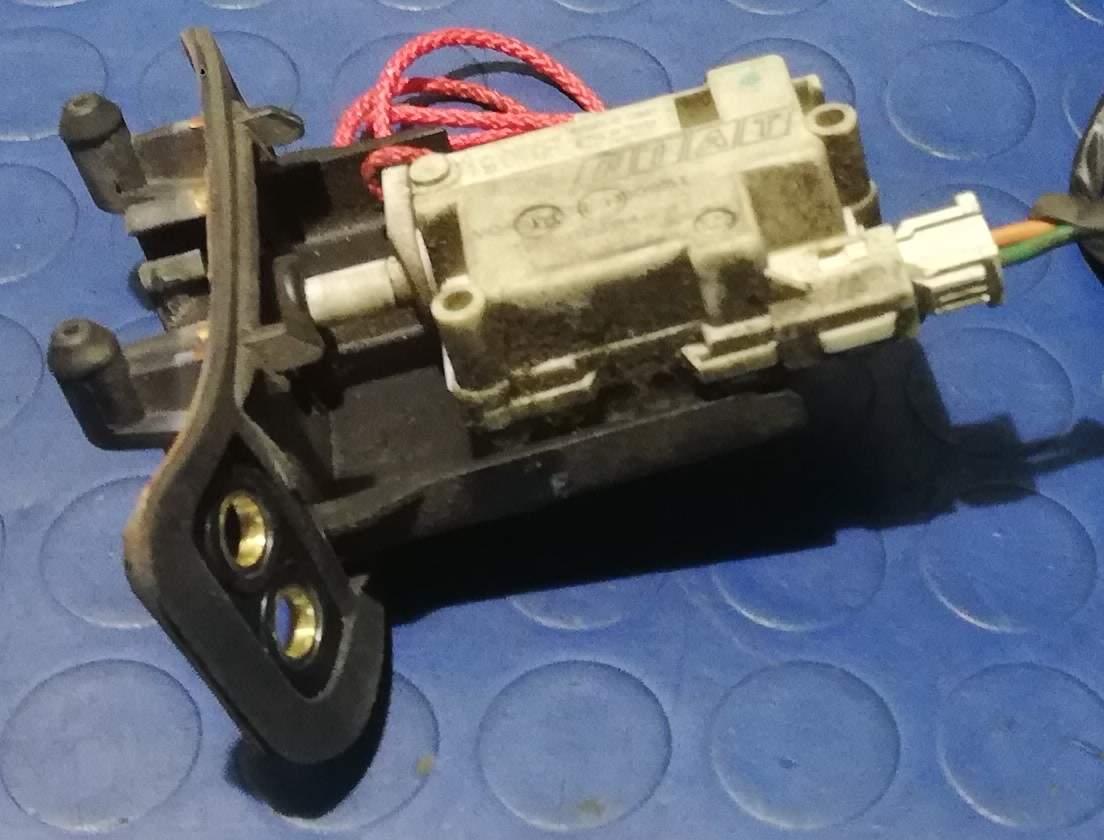 MOTORINO APRI SPORTELLINO FIAT IDEA 1.9 MJT 2006 46833053<br /><br /><br />