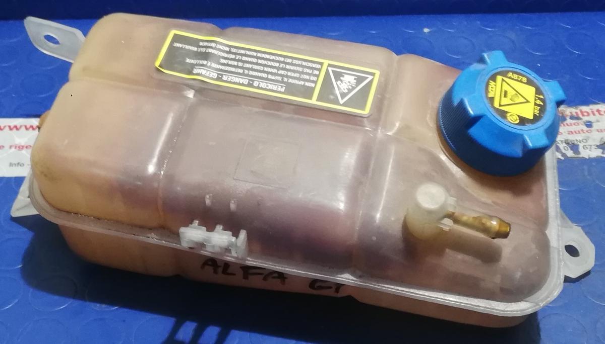 VASCHETTA ACQUA RADIATORE ALFA ROMEO GT 1.9 JTD 2005 60693147<br /><br /><br />