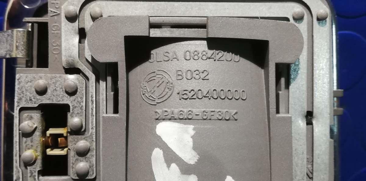 PLAFONIERA ALFA ROMEO GT 1.9 JTD 2005 1520400000<br /><br /><br />