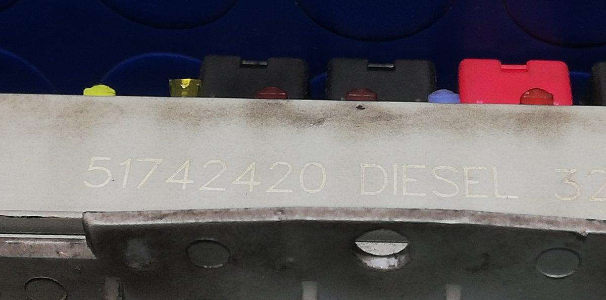 PORTAFUSIBILI ALFA ROMEO GT 1.9 JTD 2005 51742420<br /><br /><br />