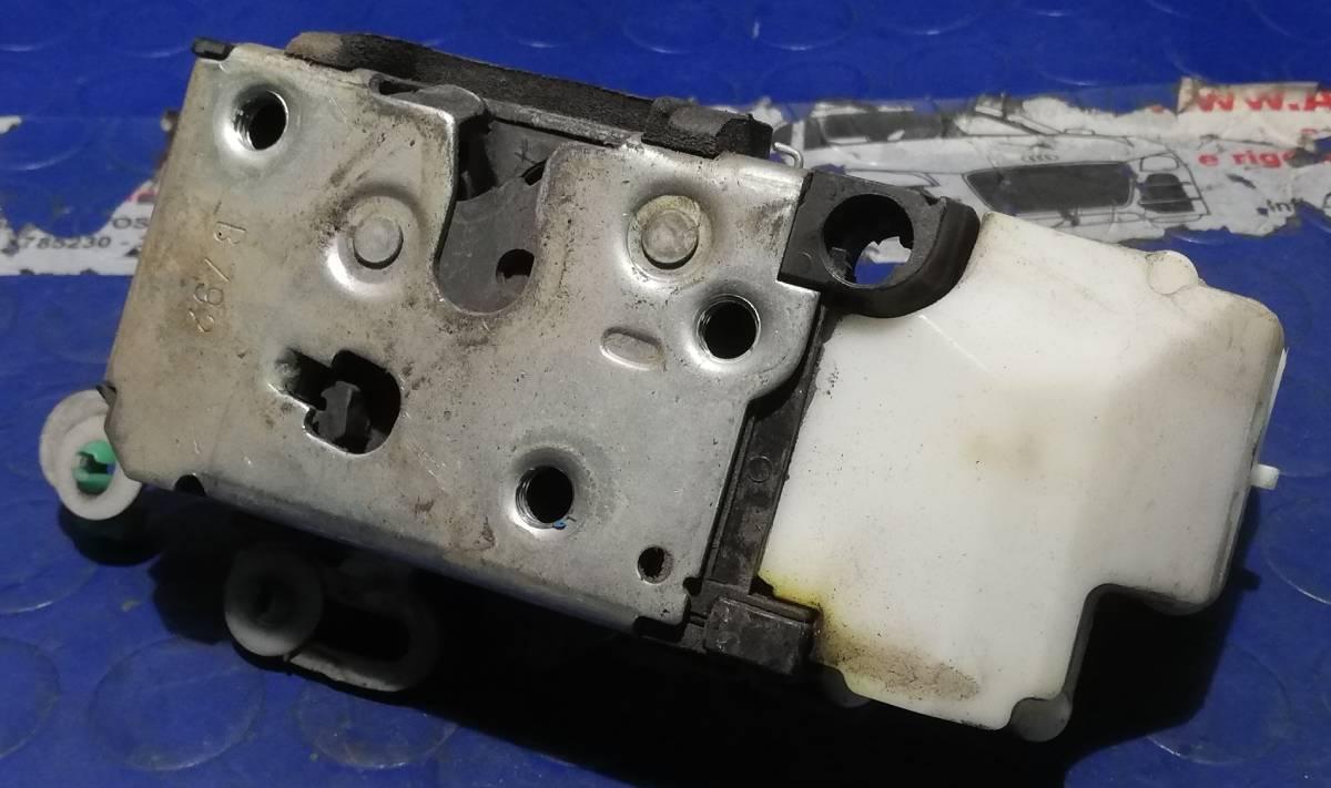 CHIUSURA PORTIERA SX ALFA ROMEO GT 1.9 JTD 2005 46800416<br /><br /><br />