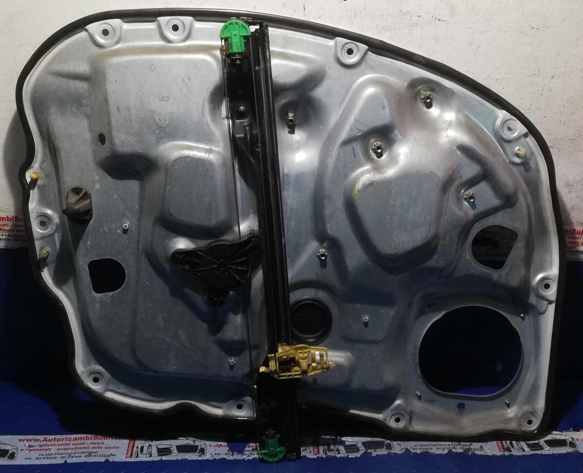 PANNELLO ALZAVETRO ANT DX FIAT IDEA 1.9 MJT 2006 00517348710<br /><br /><br />