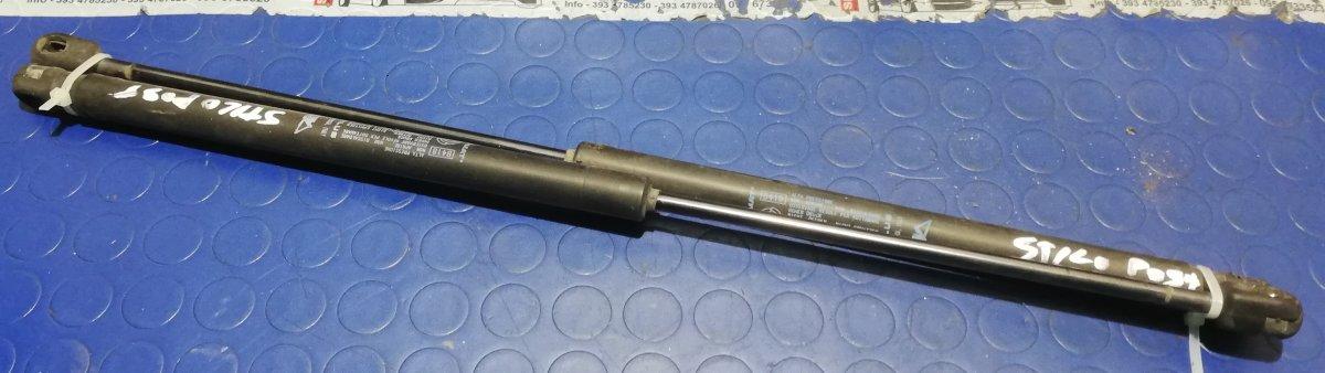 PISTONCINI COFANO POST FIAT STILO 1.9 JTD 2005 46784995<br /><br /><br />