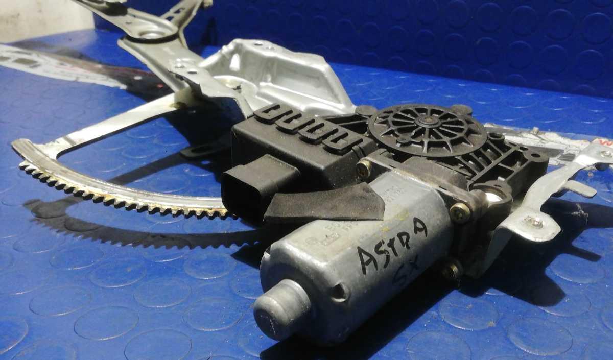 ALZAVETRO ANT SX OPEL ASTRA H 3P 2005 93178695<br /><br /><br />