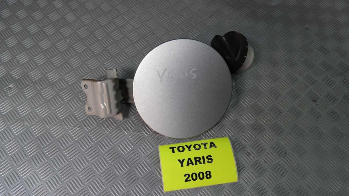 Toyota yaris sportellino carburante