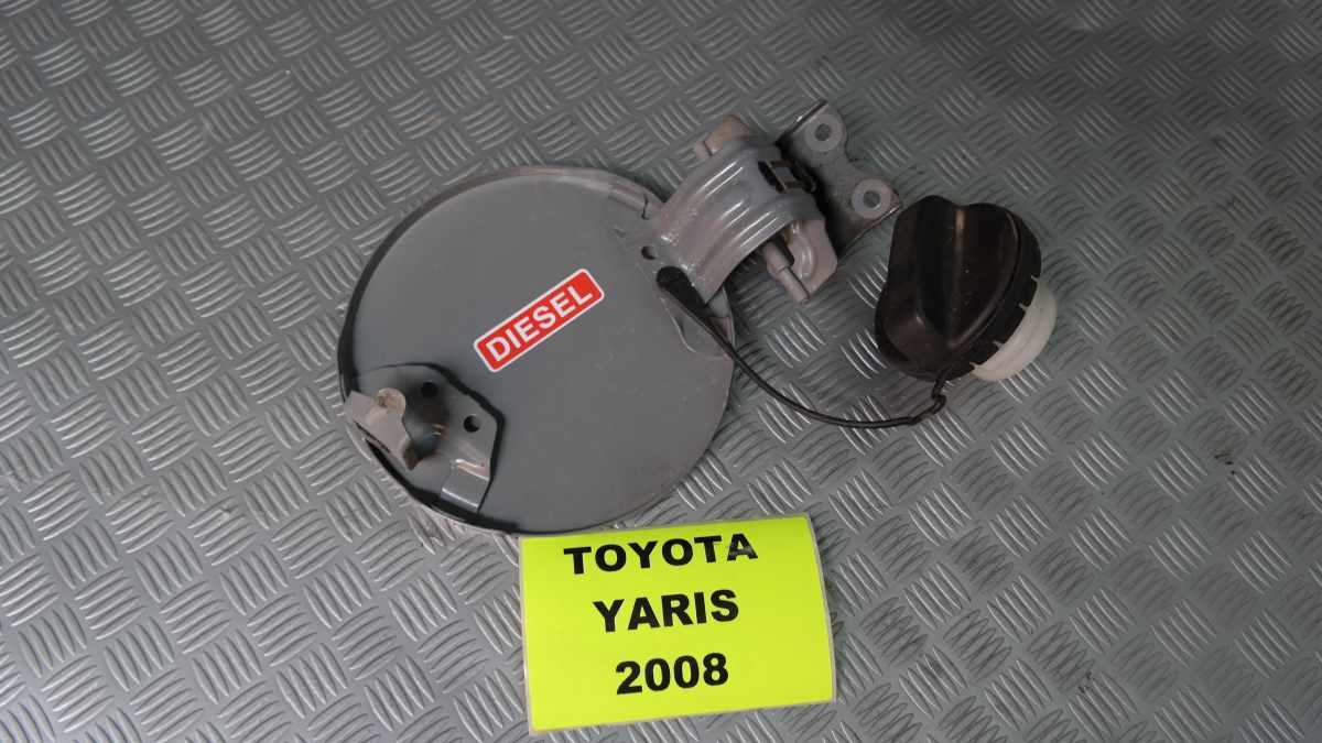 Toyota yaris sportellino carburante