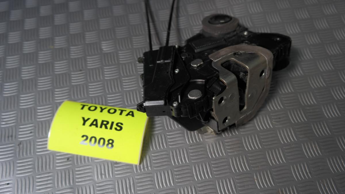 Toyota yaris chiusura porta anteriore dx