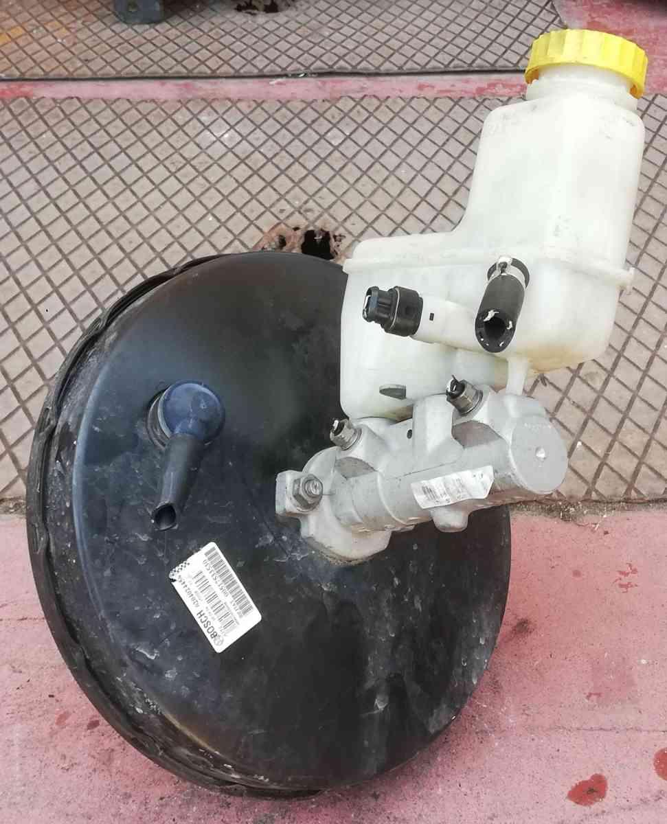 POMPA SERVOFRENO FIAT STILO 1.9 MJT 0204024458<br /><br /><br /><br />