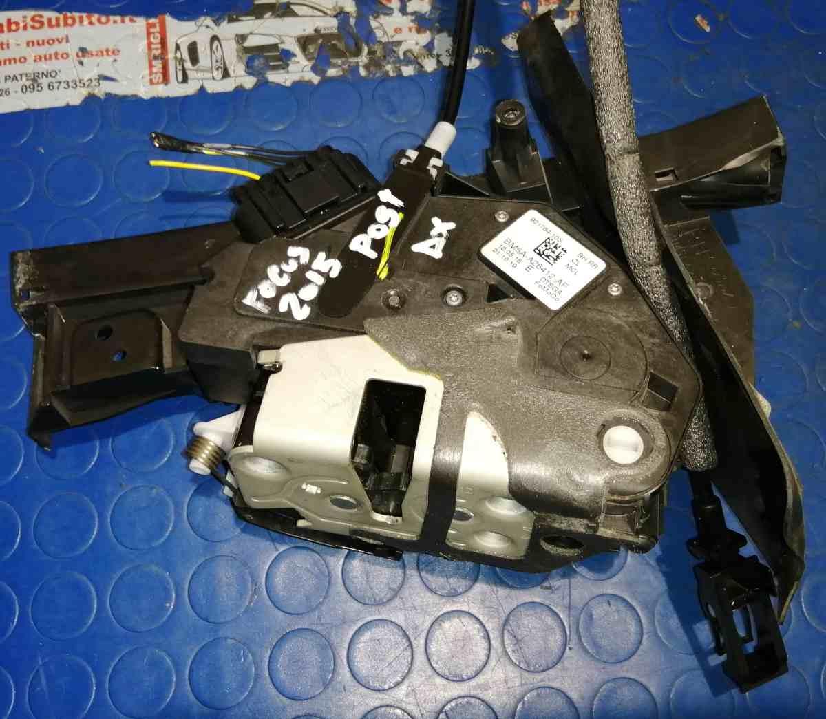 chiusura post  dx ford focus sw 2015 921764105<br />