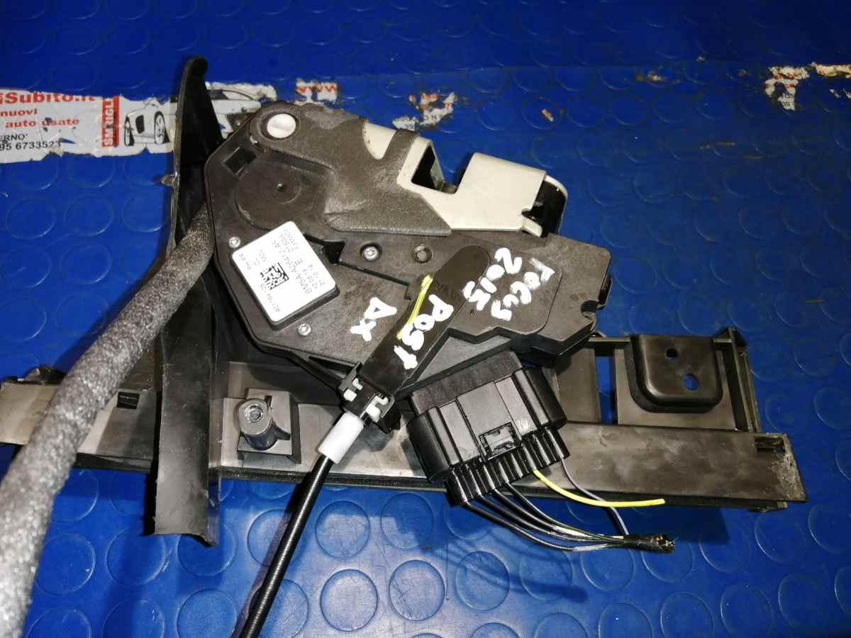 chiusura post  dx ford focus sw 2015 921764105<br />