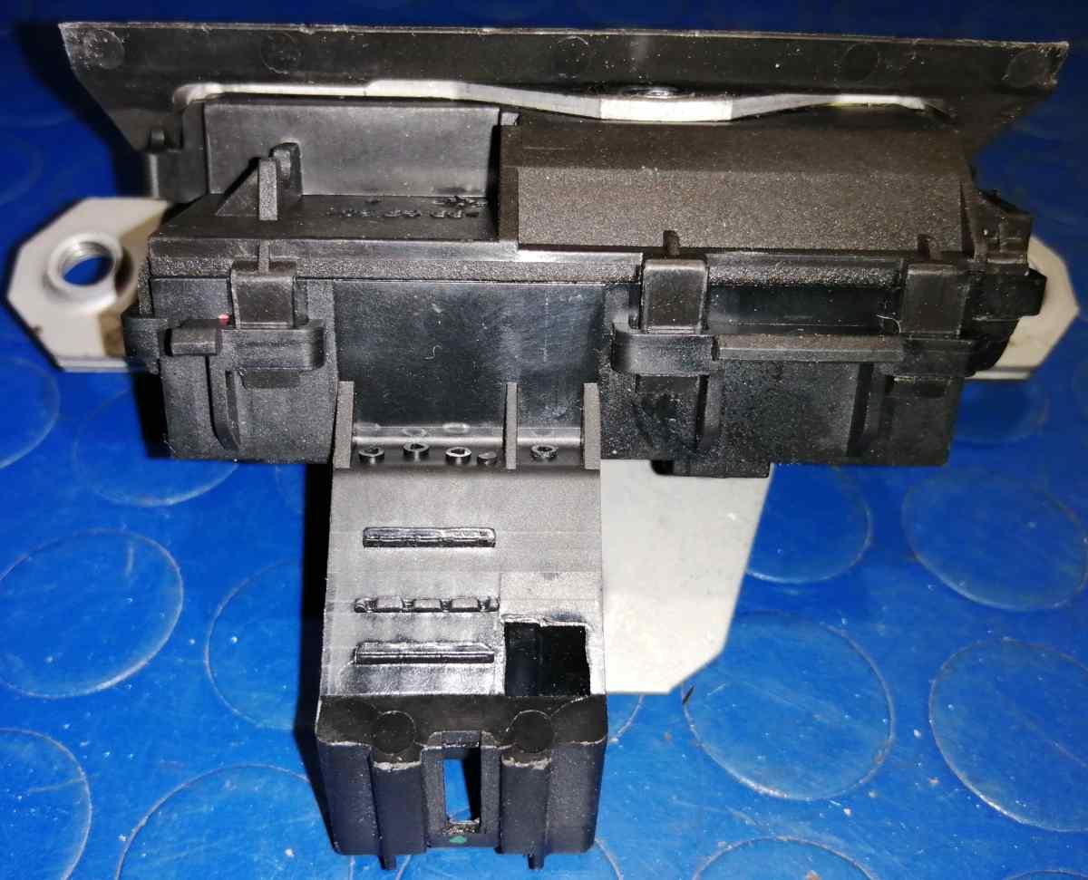 chiusura portellone post ford focus sw2015 8m51r442a66dc<br />