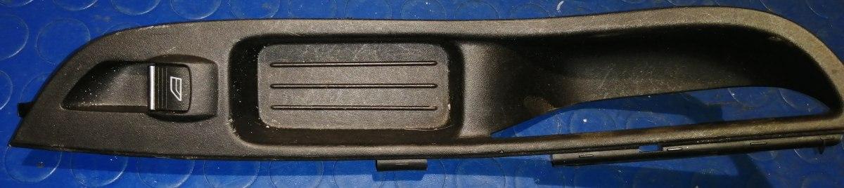 pulsante alzavetro ant dx ford focus sw2015 1746832<br />