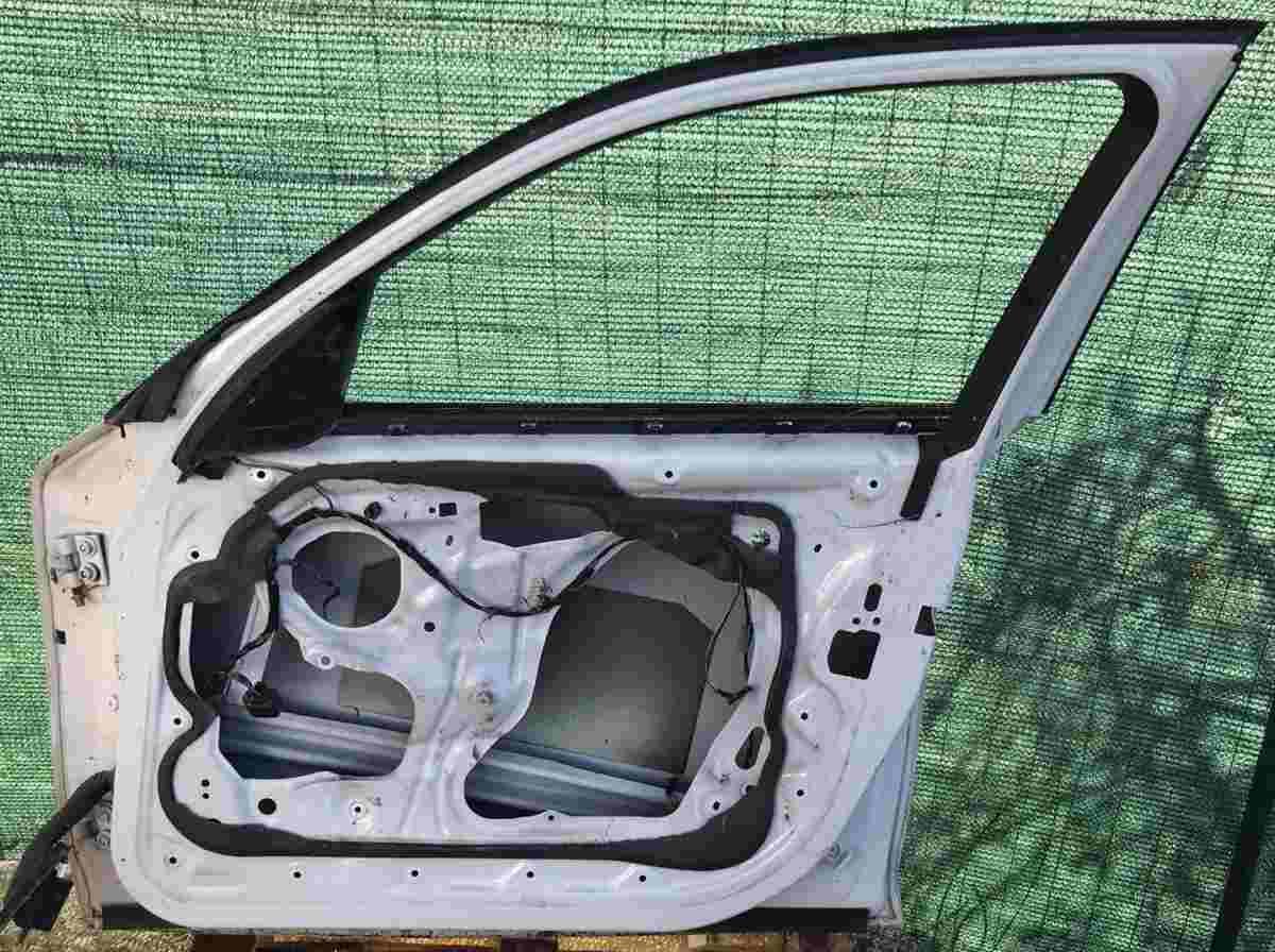 Porteira bmw serie 1 ant dx anno 2007