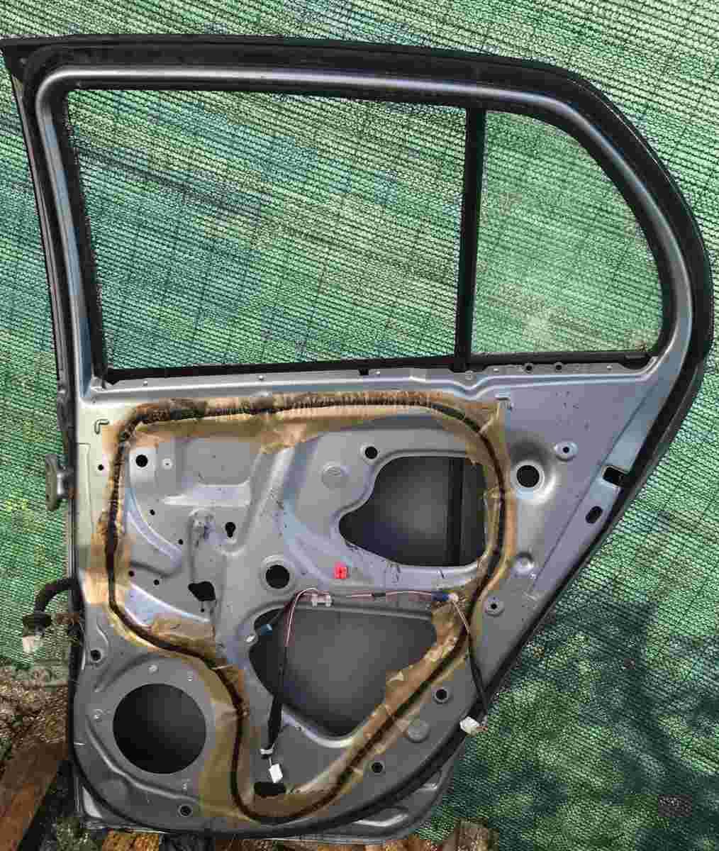 portiera toyota yaris posteriore dx