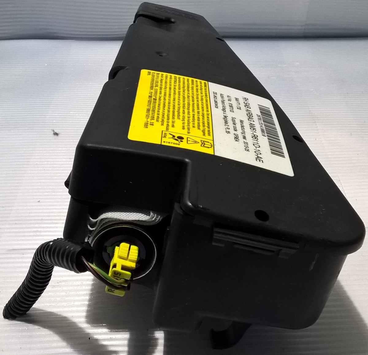 airbag sedile ant dx ford focus sw 2015 am51r611d10ae<br /><br />