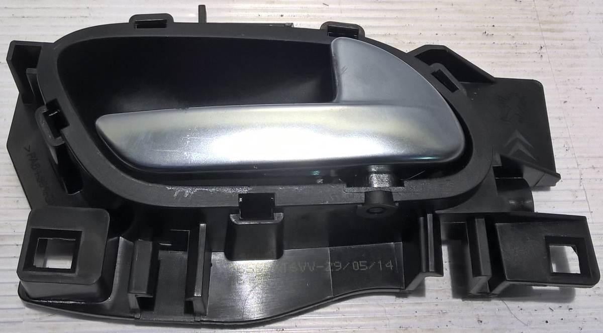 maniglia interna ant dx peugeot 208 9144G4<br />