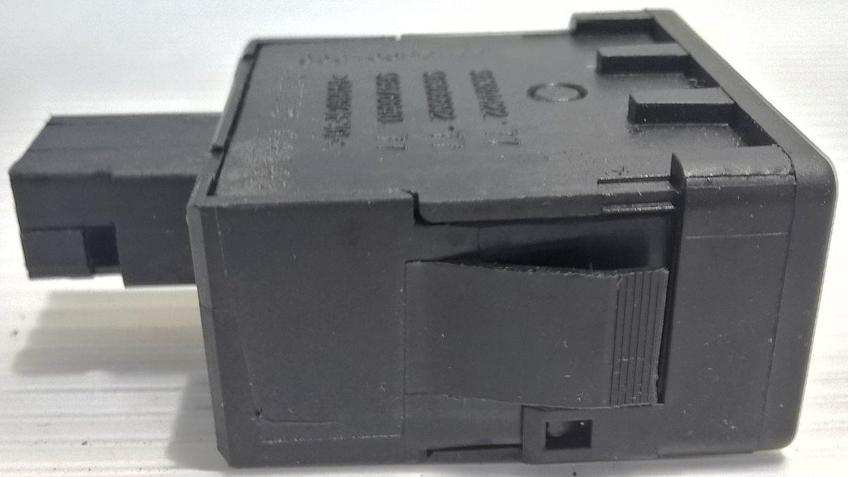 interruttore regolaggio fari peugeot 208 980166277700<br /><br />