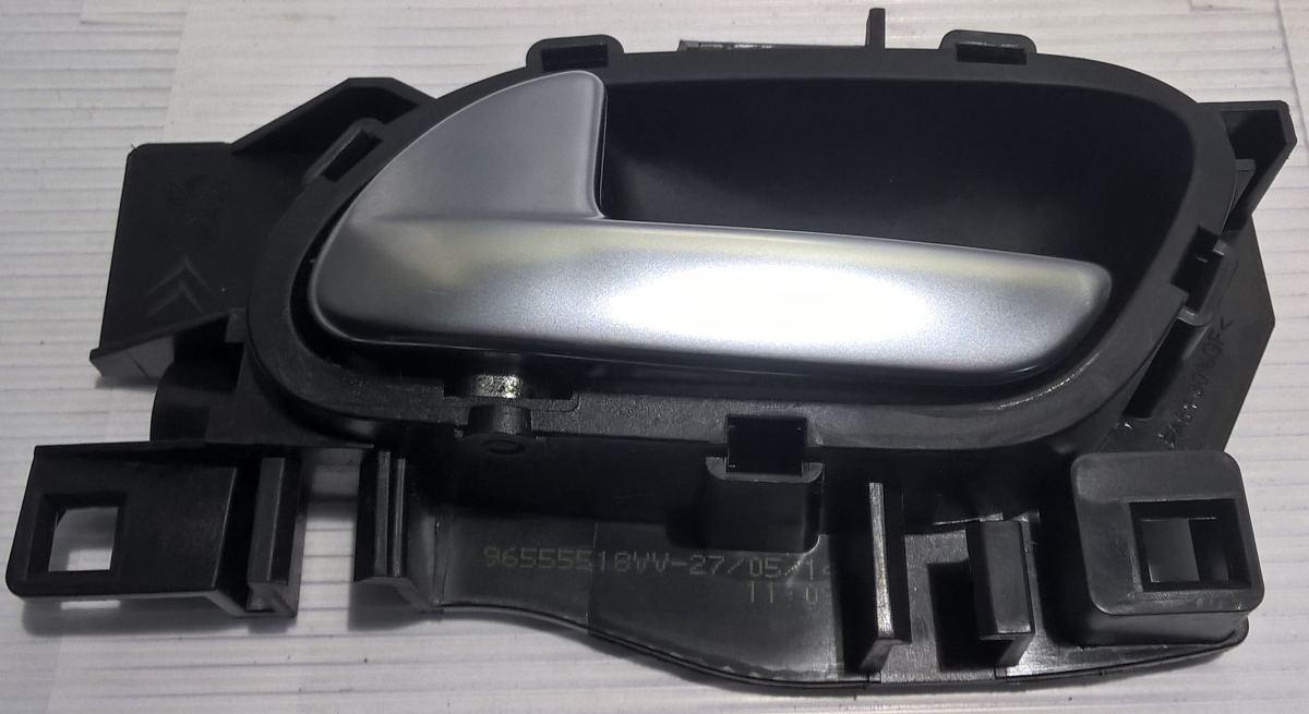 maniglia interna portiera ant sx peugeot 208 96555518vv<br /><br />