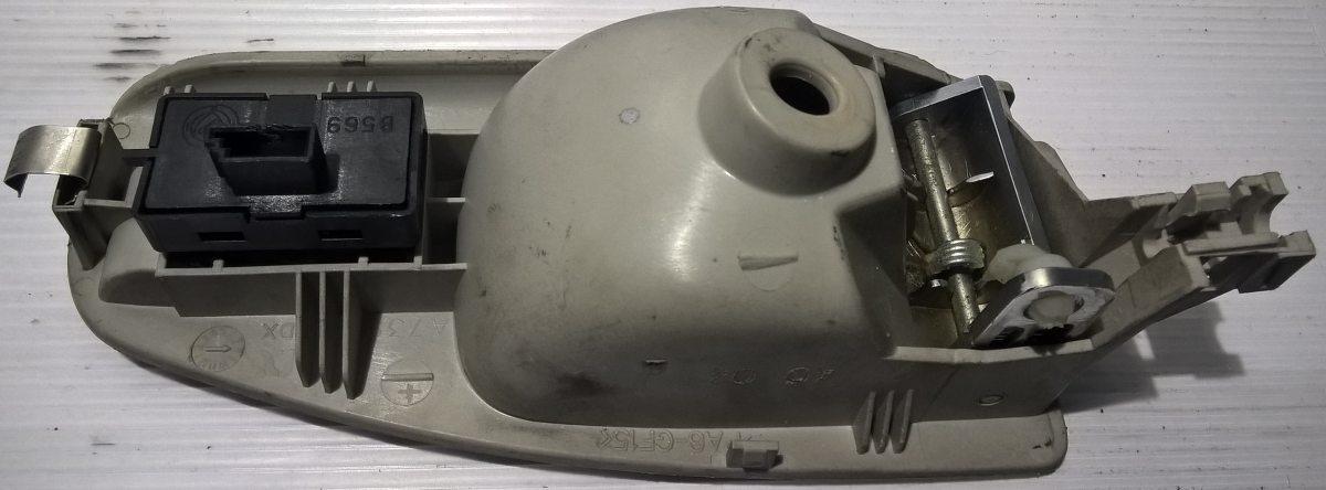 maniglia con pulsante posteriore dx lancia musa -fiat idea 735386386<br /><br />