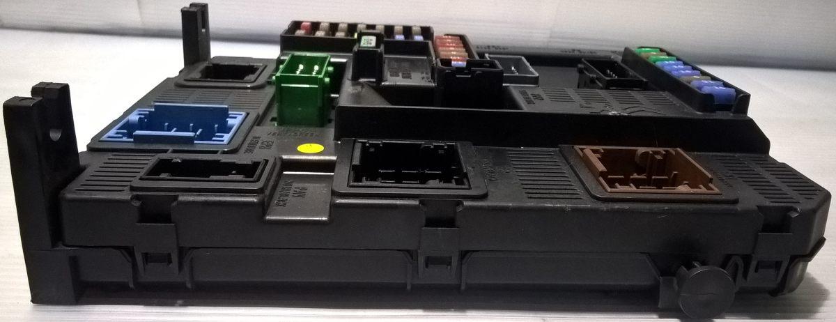 body computer portafusibili peugeot 208 9807531680<br /><br />