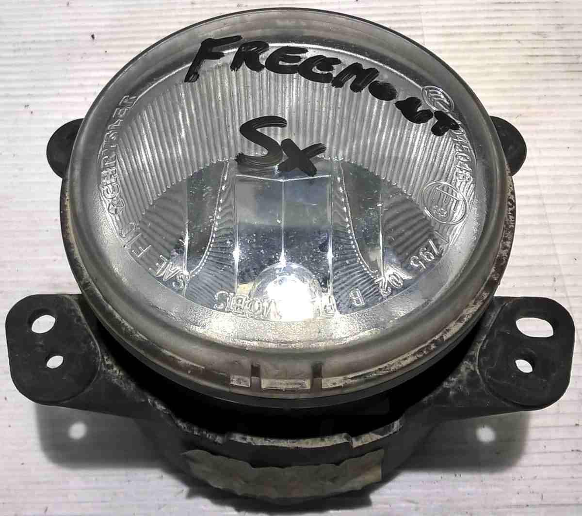 faretto antinebbia ant sx fiat freemont K05182026AA<br />