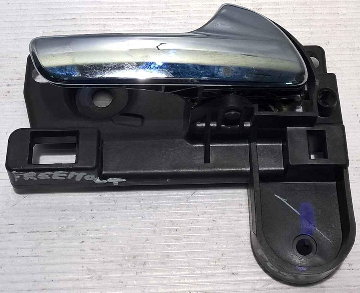 maniglia interna dx fiat freemont K68103386AA<br />