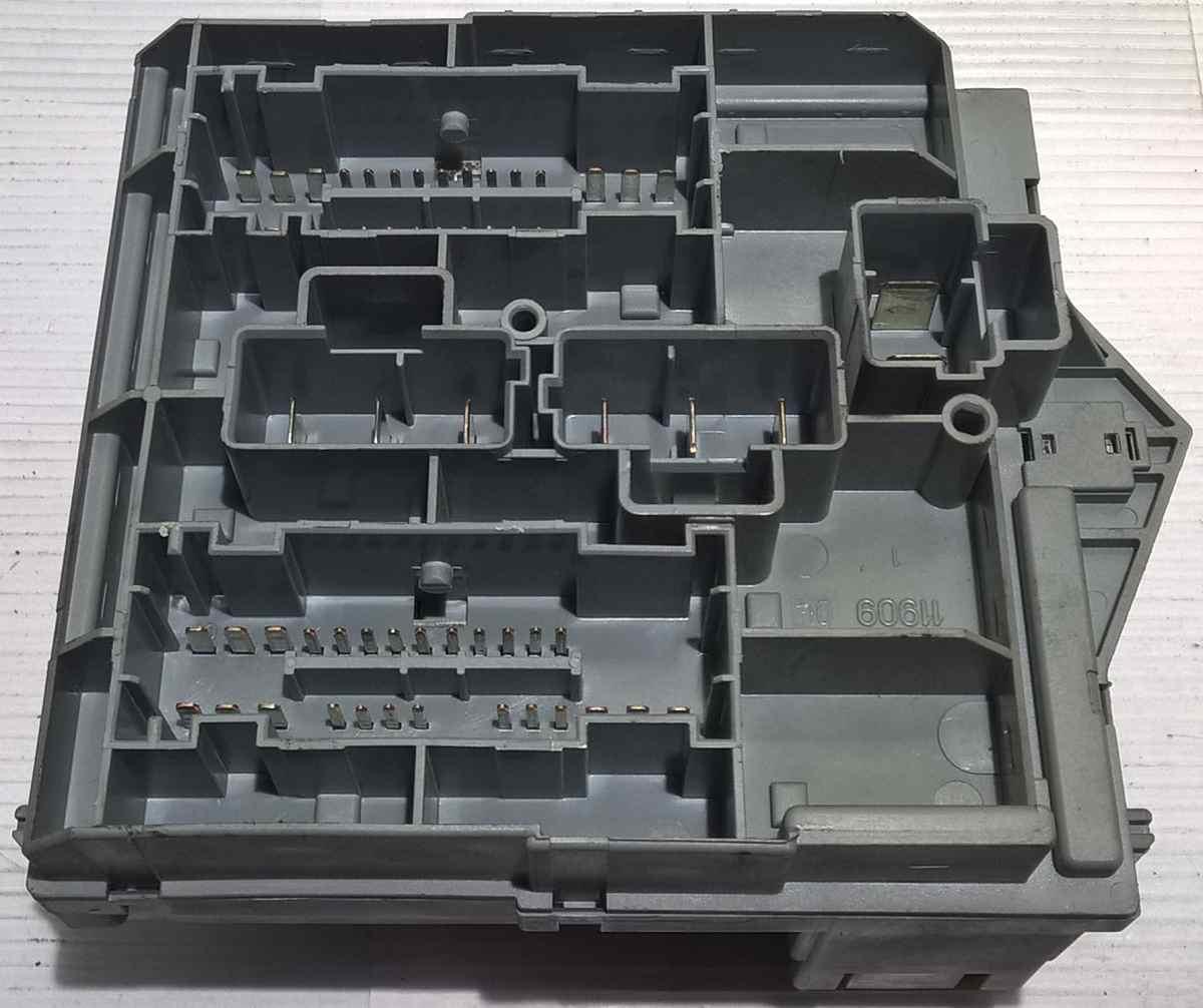 scatola portafusibili lancia y scatola portafusibili 51792195<br />