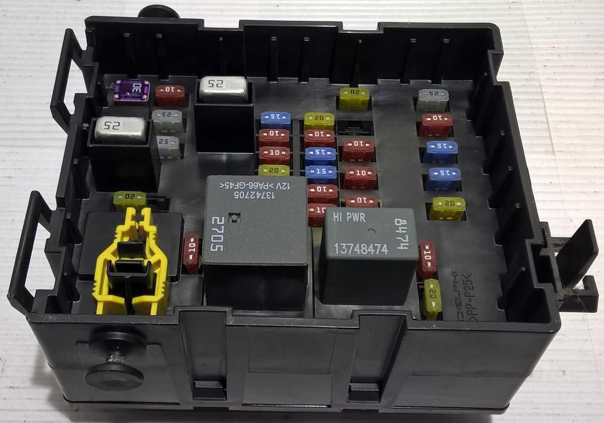 portafusibili fiat freemont 68068355ab