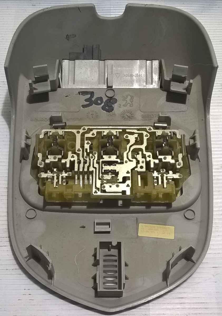 plafoniera luce interna abitacolo peugeot 308 9681370177