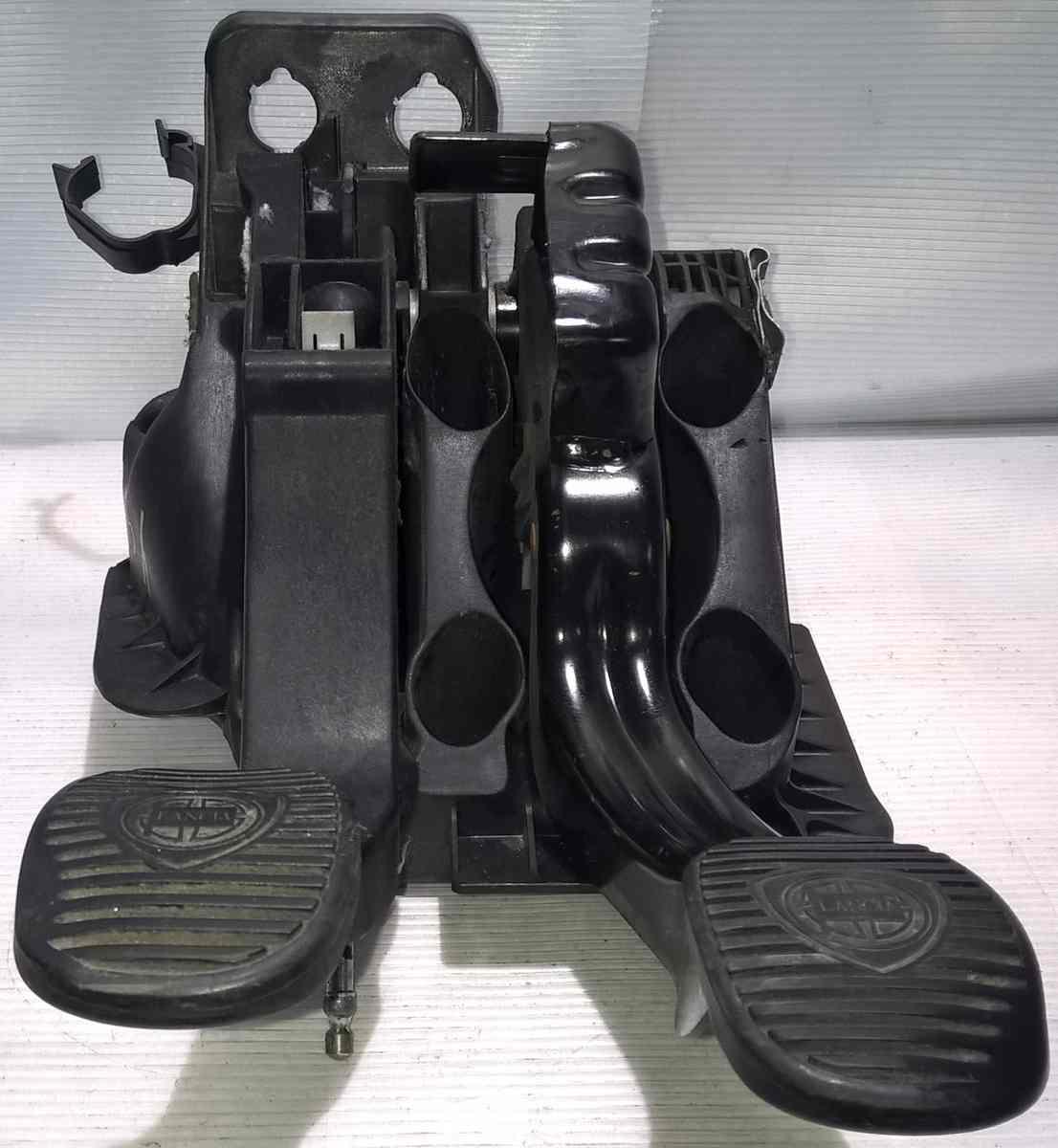 pedaliera freno frizione lancia y 3808430008