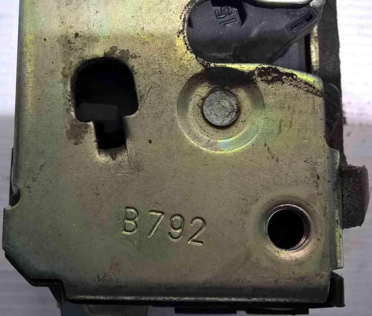 serratura post dx fiat punto 2 serie 46536067