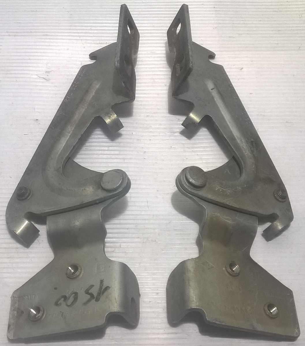 cerniere cofano renault twingo 7700302753<br />