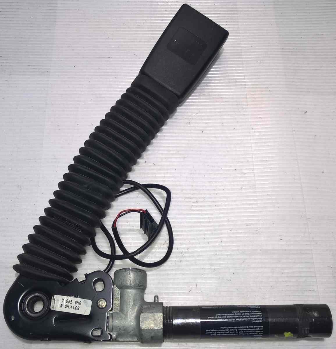 pretensionatore dx bmw 530 f2595z410<br />