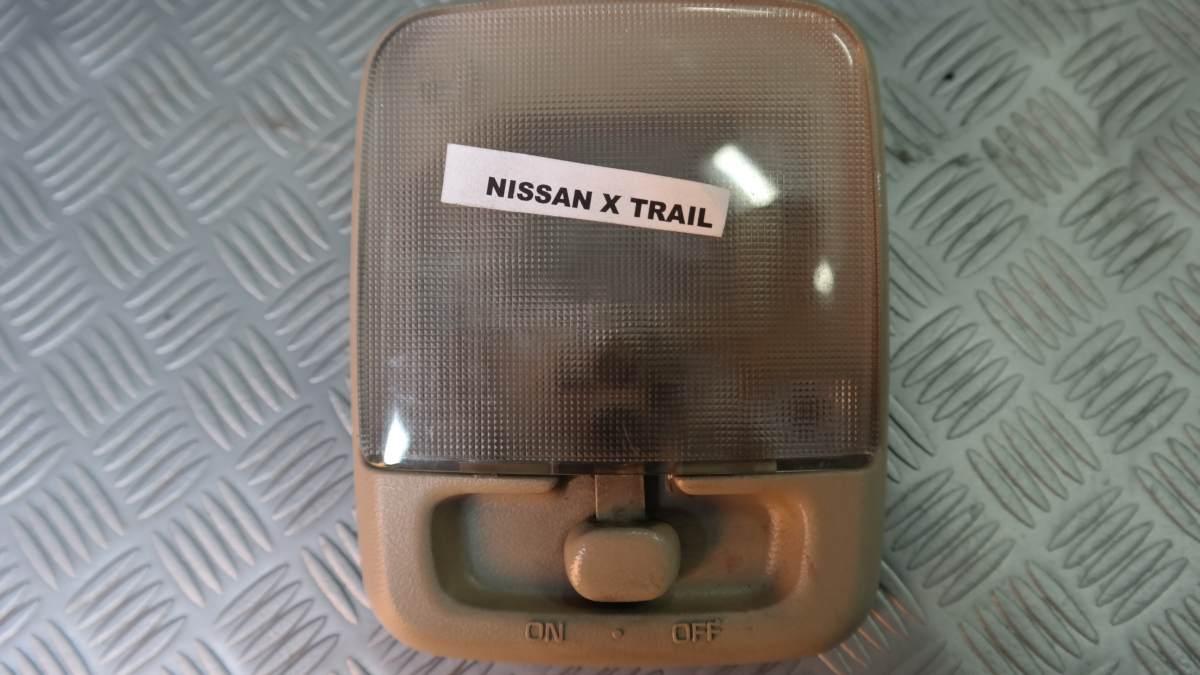Nissan x-trail luce interna