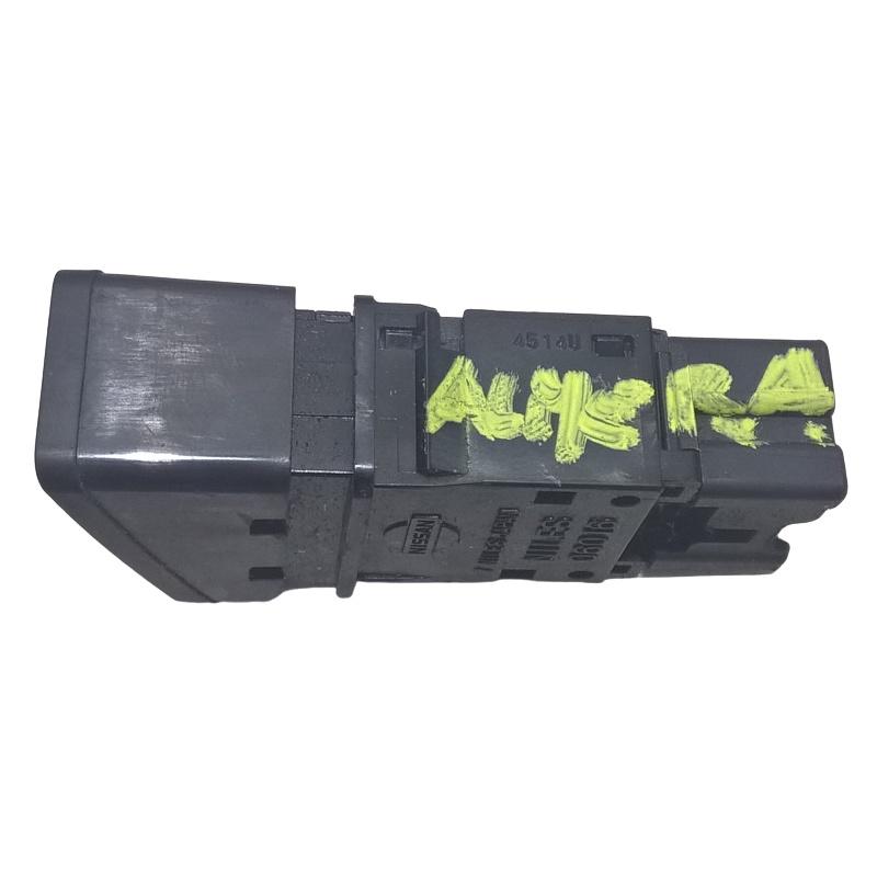 pulsante luci di emergenza nissan almera 252904M410