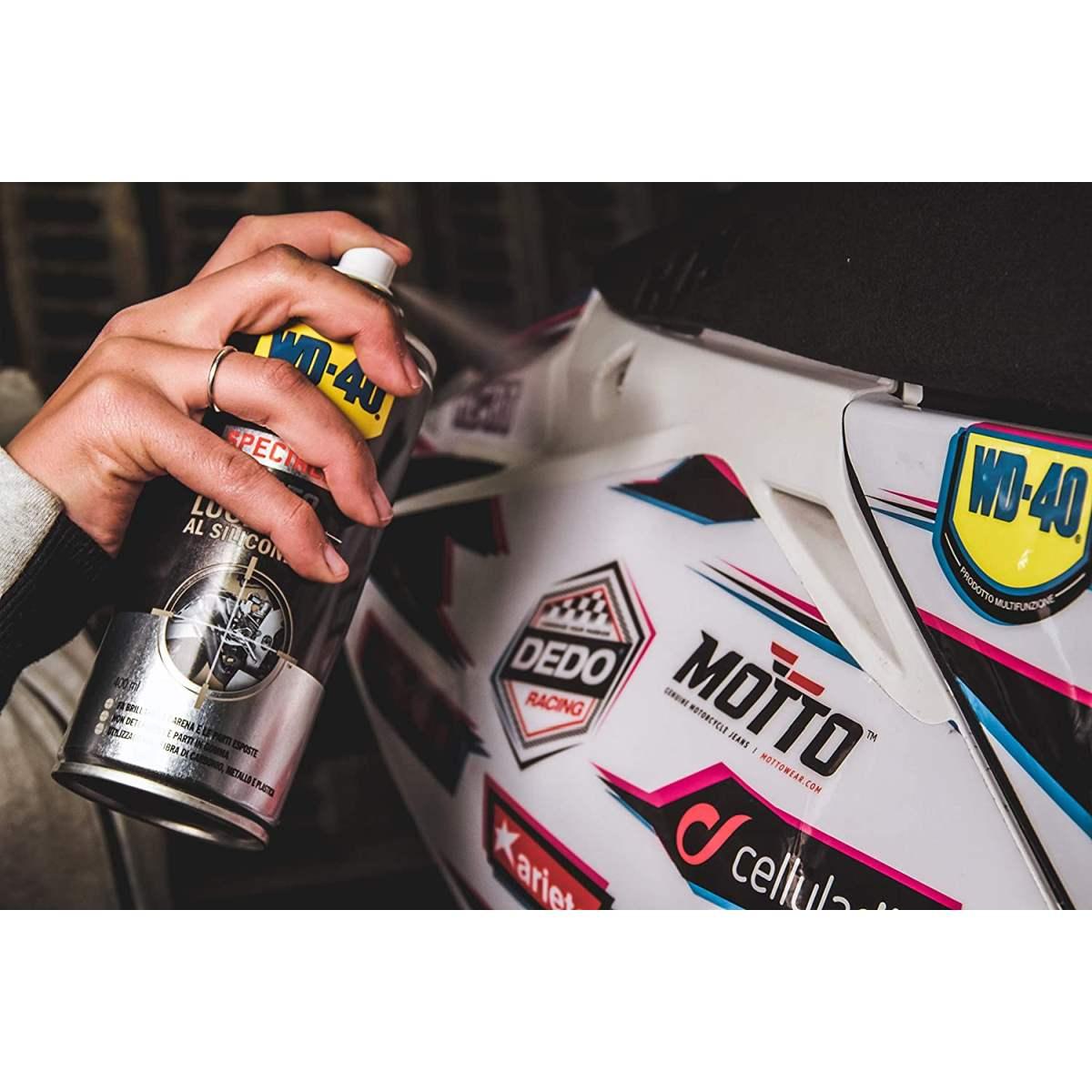 WD-40 Specialist Moto - Lucidante al Silicone Spray Moto - 400 ml (originale)