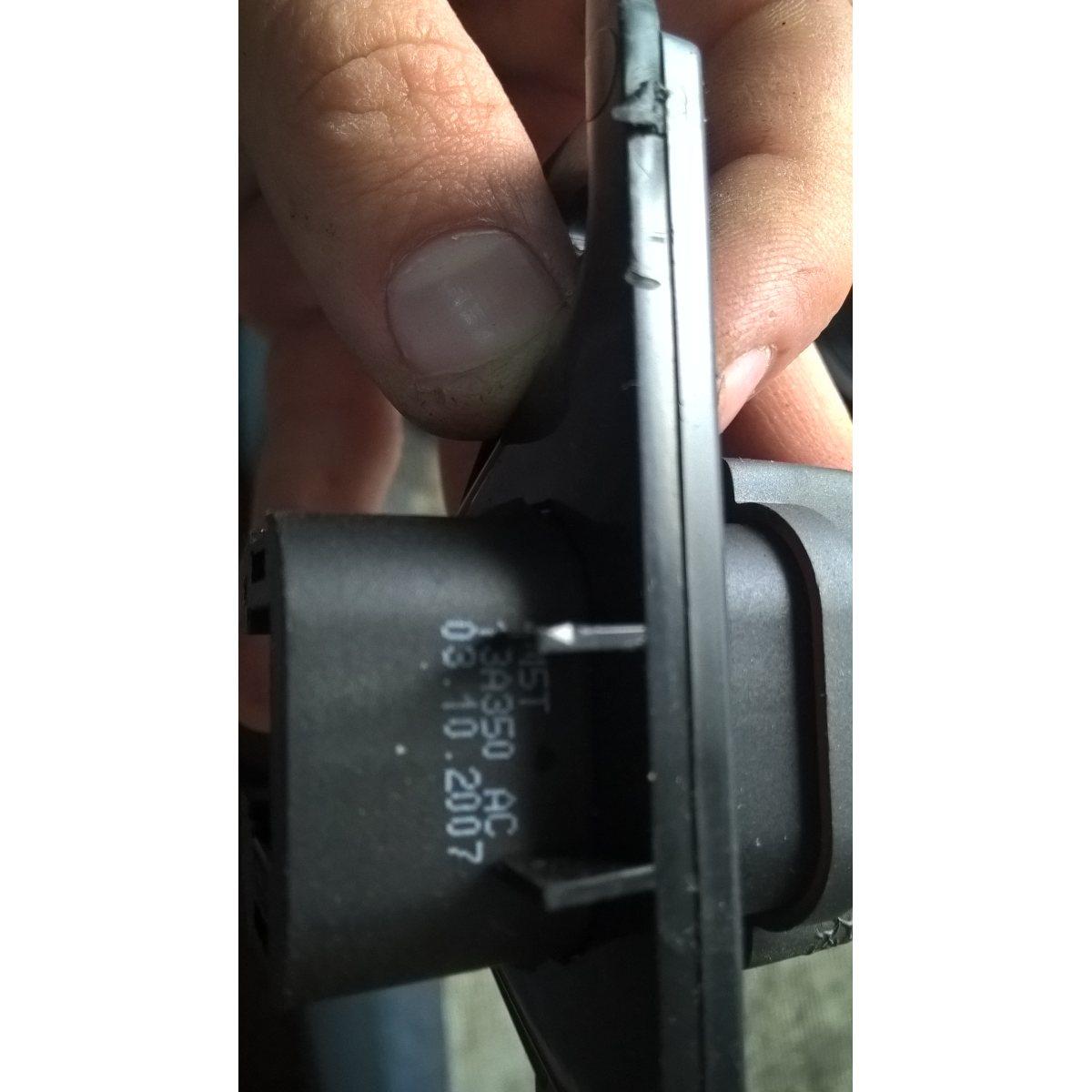 pulsante luci di emergenza ford fiesta 2007 13a350