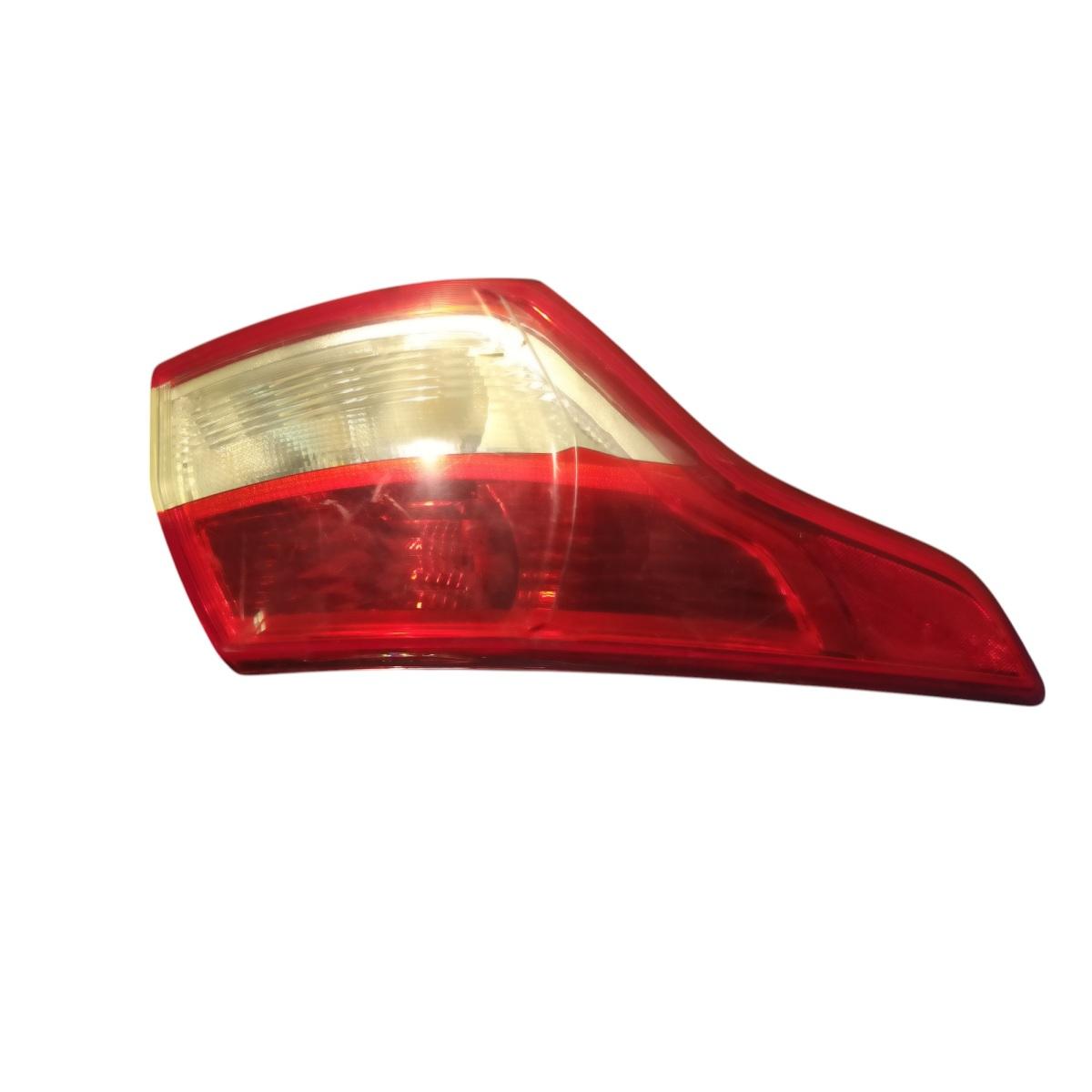 fanale dx  ford kuga 2013  4413405gg<br /><br />