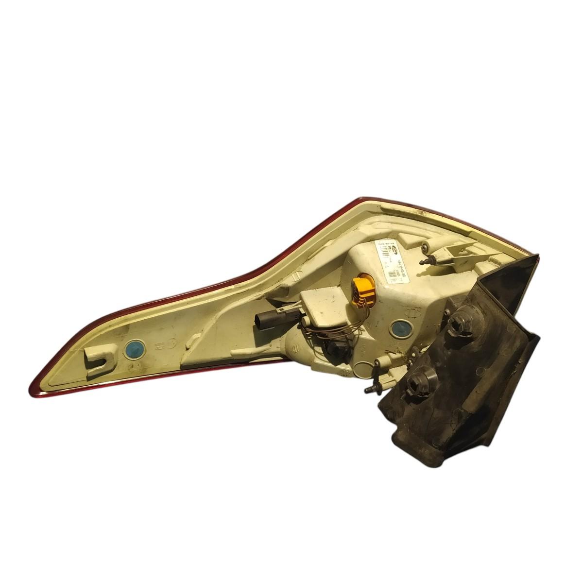 fanale dx  ford kuga 2013  4413405gg<br /><br />