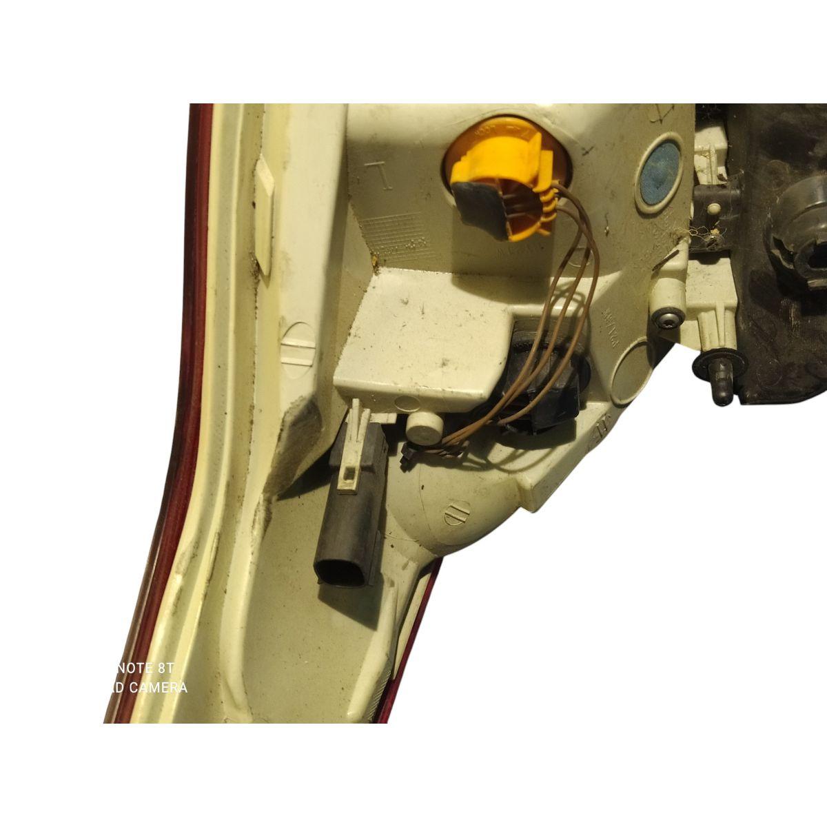 fanale dx  ford kuga 2013  4413405gg<br /><br />