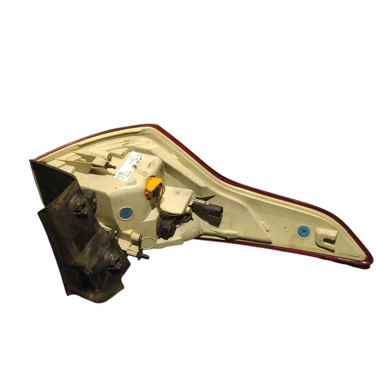 fanale sx  ford kuga 2013  4413405ag<br /><br /><br />