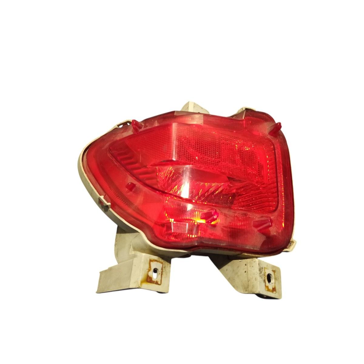 fendinebbia posteriore sx  toyota rav4 2007  5z17 <br /><br /><br /><br />