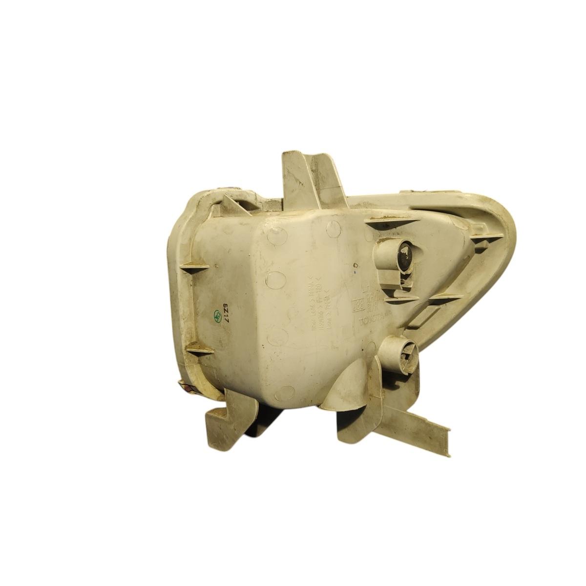 fendinebbia posteriore sx  toyota rav4 2007  5z17 <br /><br /><br /><br />