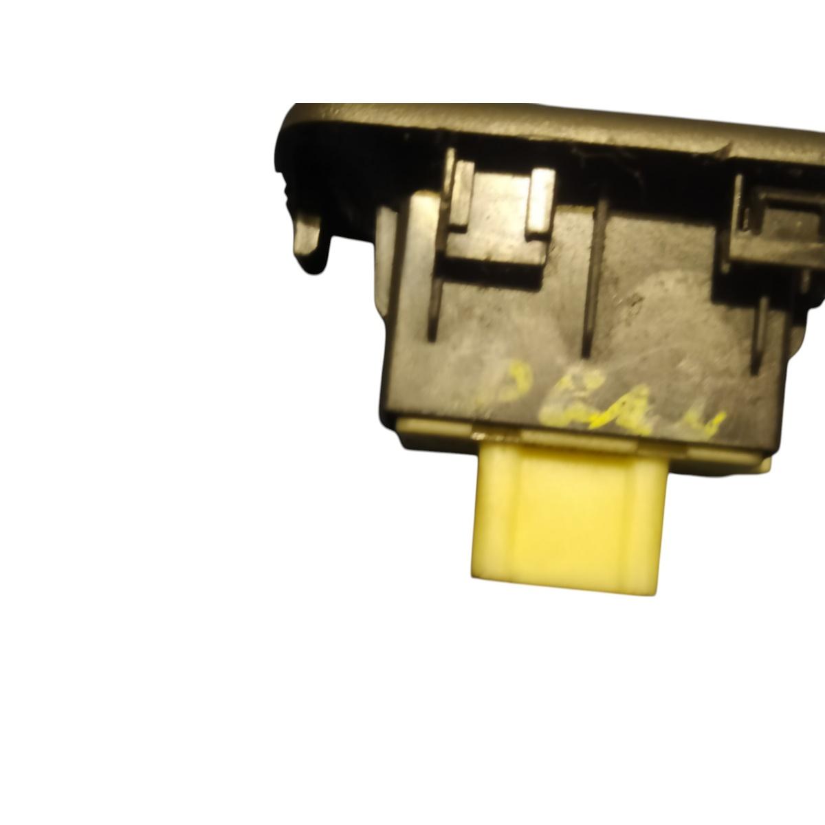 pulsante alzavetri post dx  DACIA LOGAN MCV 2020  09148300170<br /><br />